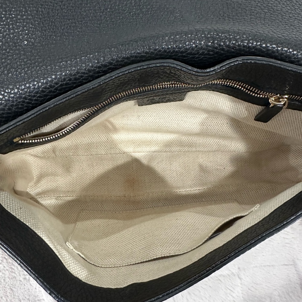 Gucci Cross Body Bag 💯 Authentic